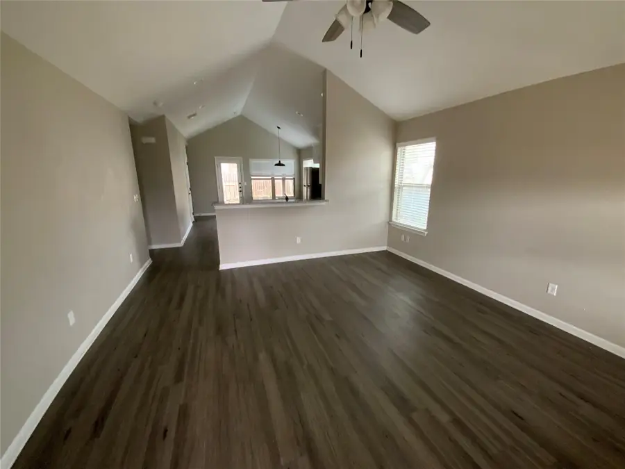 618 Oak Ln, Cottonwood Shores, TX 78657 - Image #3