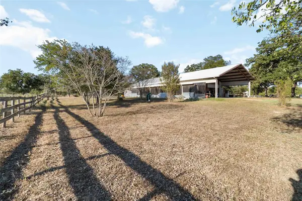 145 Three Oaks Ln, Bastrop, TX 78602