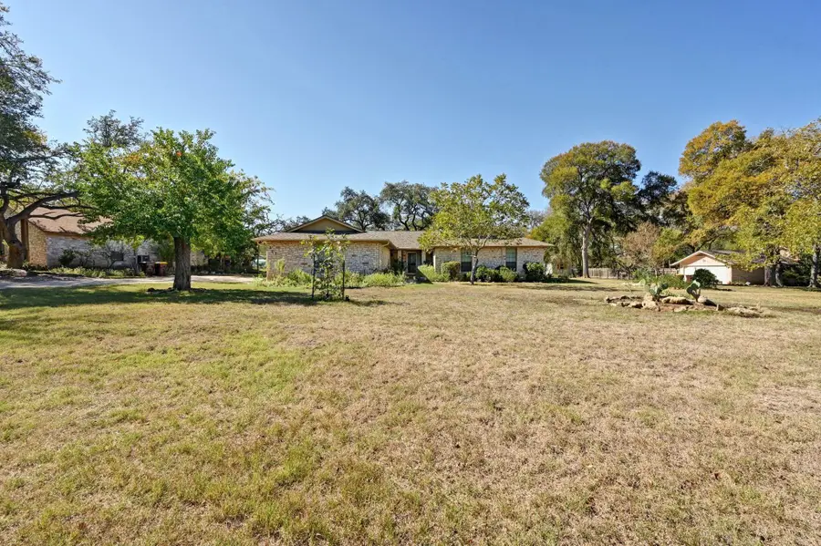 207 Leisurewoods Dr, Buda, TX 78610 - Image #2