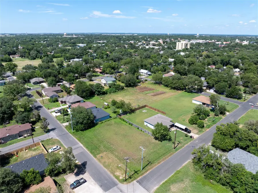761 Mitchell Ave, Seguin, TX 78155 - #3