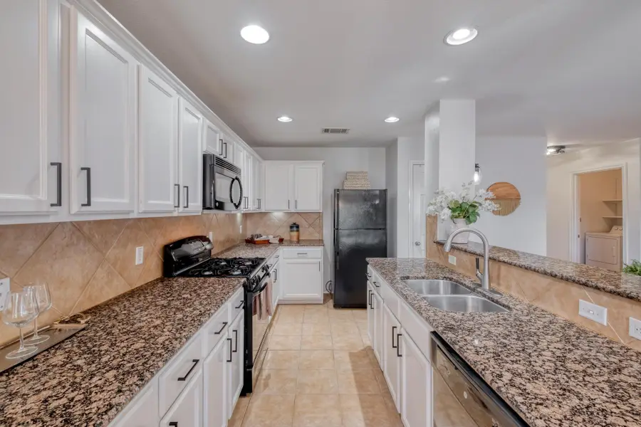 554 Sandstone Trl, Buda, TX 78610 - Image #3