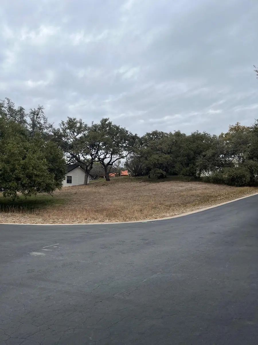 700 Red Sails Dr, Horseshoe Bay, TX 78657 - #3