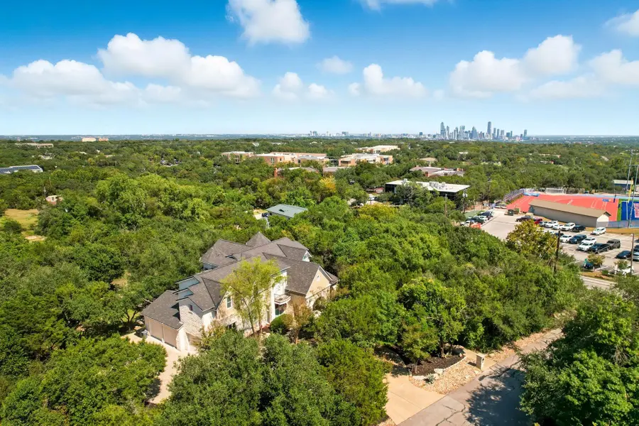 500 Konstanty Cir, West Lake Hills, TX 78746 - Image #2