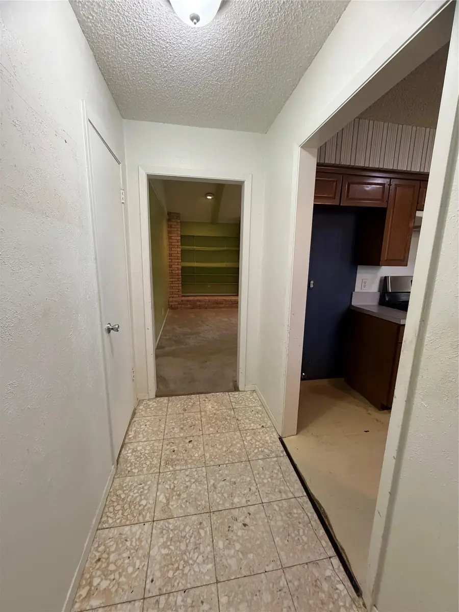 911 Cripple Creek Dr, Austin, TX 78758 - #3