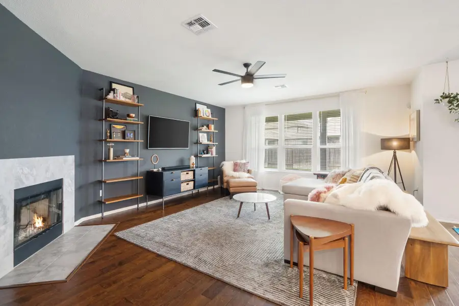 109 Vickers St, Georgetown, TX 78628 - Image #2