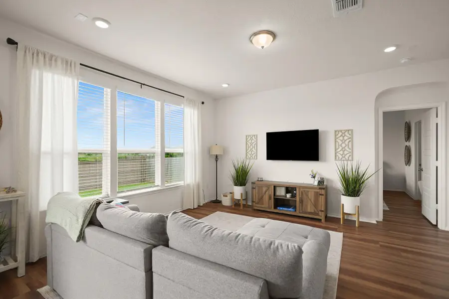 8213 Knoxville Trl, Austin, TX 78744 - #2