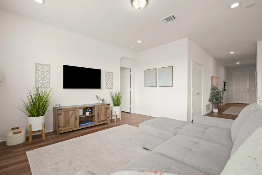 8213 Knoxville Trl, Austin, TX 78744 - #3