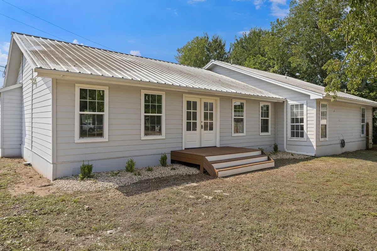 205 E Myrtle Ln, Liberty Hill, TX 78642 - #1