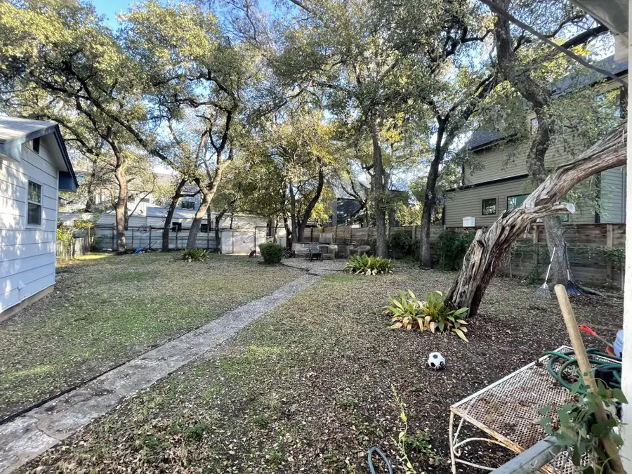 811 Herndon Ln, Austin, TX 78704 - #3
