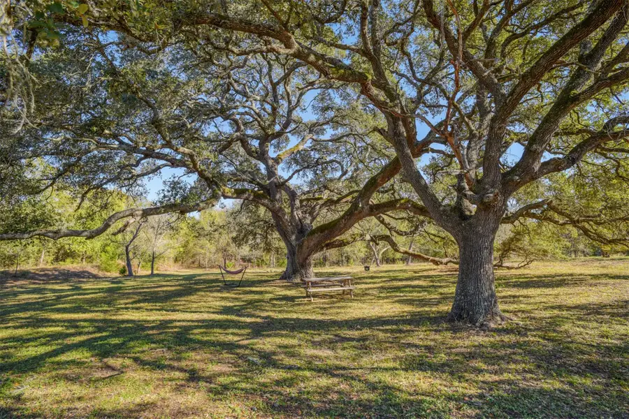 421 Krchnak Rd, Smithville, TX 78957 - Image #2