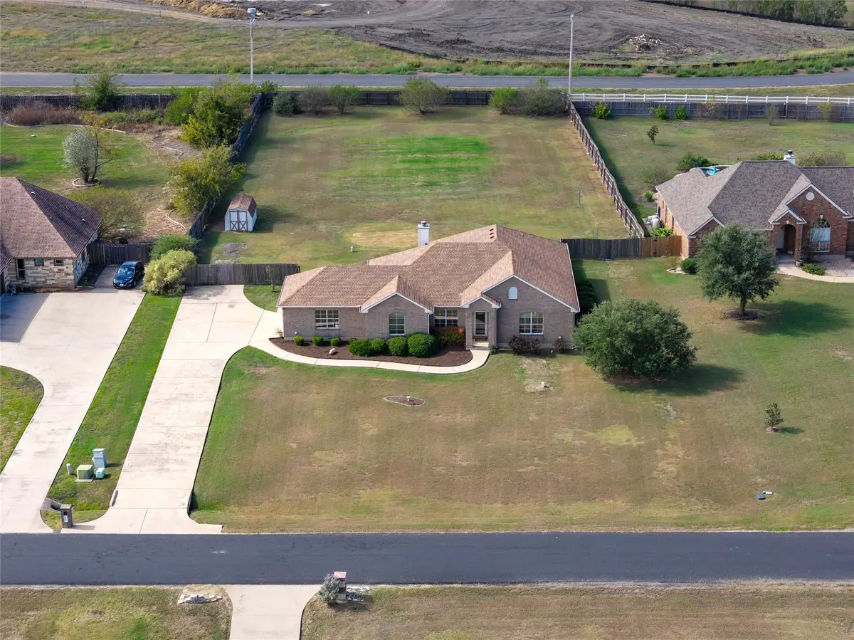 151 Comanche Cir, Hutto, TX 78634 - #1