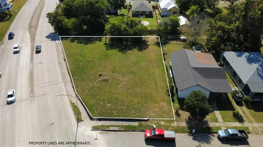 1401 W Waco Dr, Waco, TX 76701 - Image #2