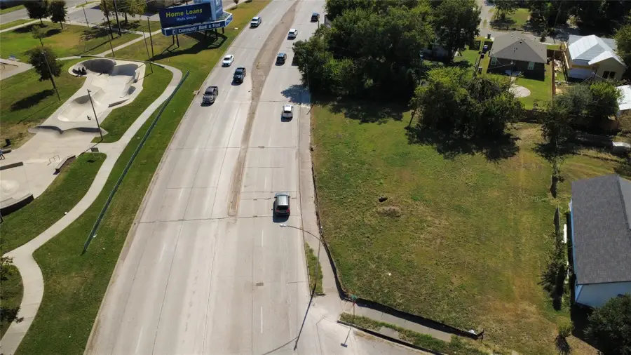 1401 W Waco Dr, Waco, TX 76701 - Image #3