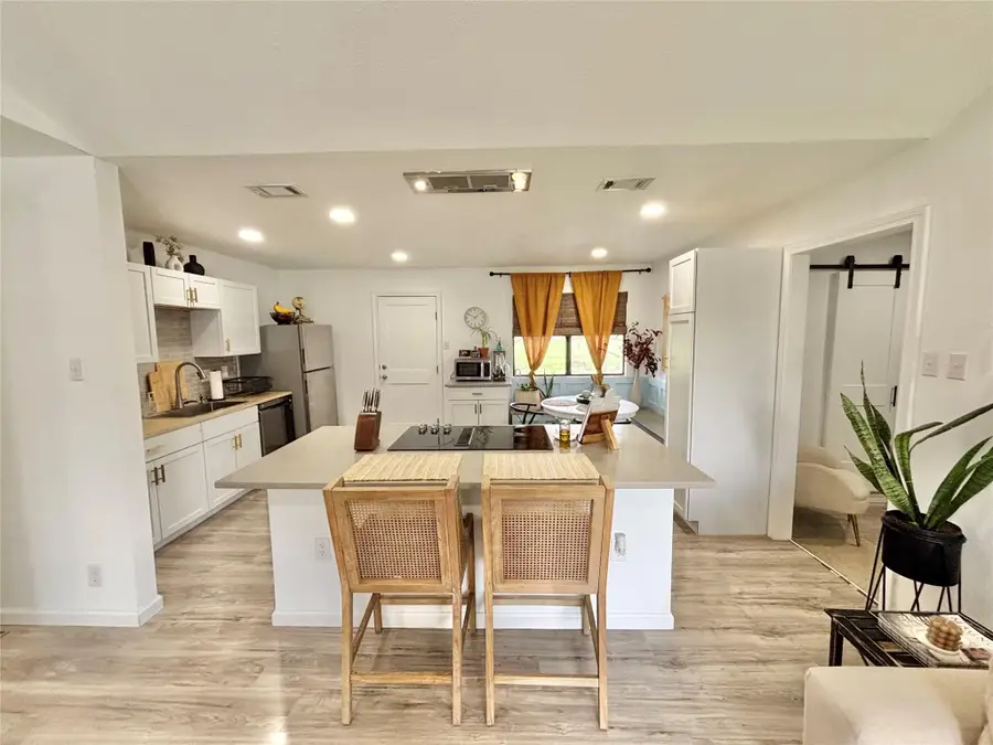 308 River Hills Dr, San Marcos, TX 78666 - Image #2