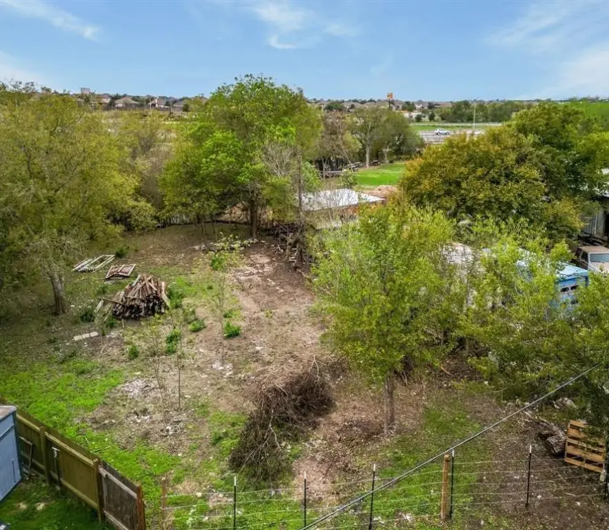 324 Knox Dr, Buda, TX 78610 - Image #3