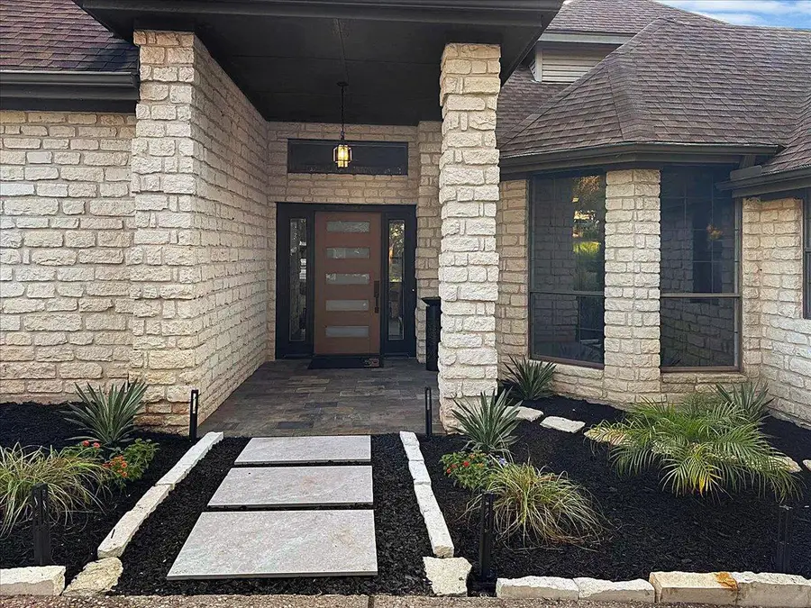 105 Rupen Dr, Lakeway, TX 78734 - Image #2