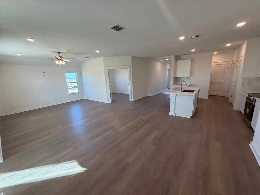 242 Seattle Slew Dr, Jarrell, TX 76537 - Image #3