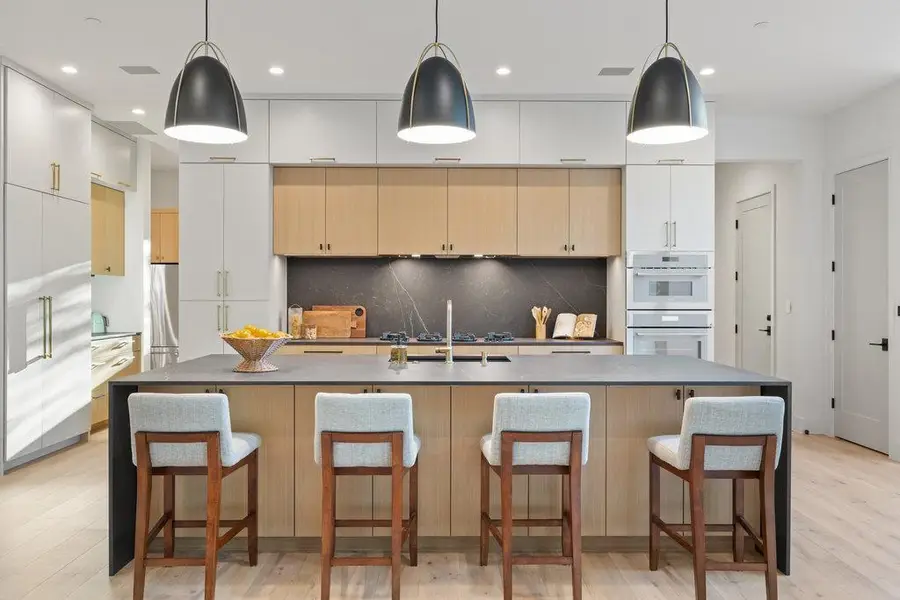 607 Westbrook Dr, Austin, TX 78746 - Image #2