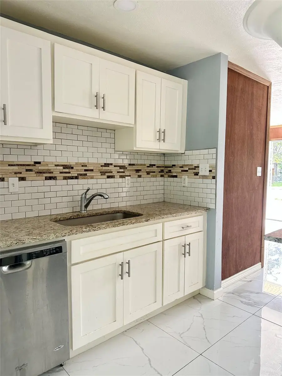 1012 Haley Ave, Rockdale, TX 76567 - #3