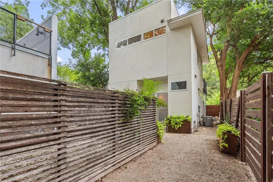 2008 Riverview St #B, Austin, TX 78702 - #2