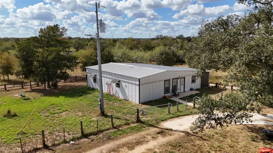 991 Kovar Rd #D, Flatonia, TX 78941 - Image #3