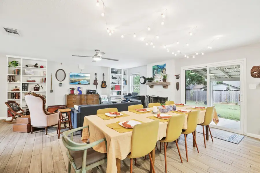 6803 Moonmont Dr, Austin, TX 78745 - Image #2