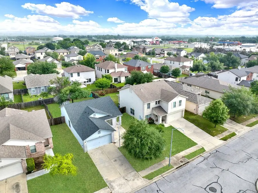 510 Glacier Point Trl, Taylor, TX 76574 - Image #2