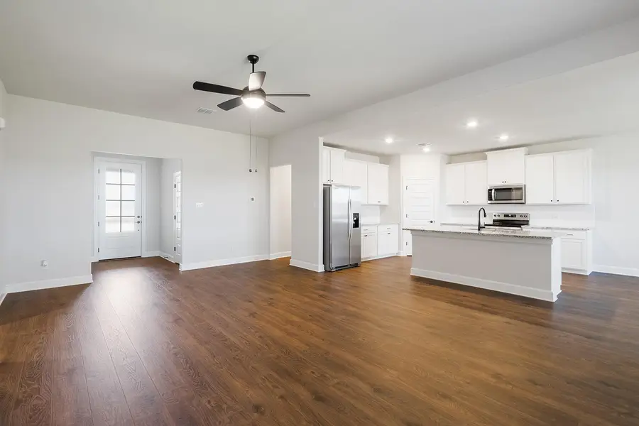 517 West Luna Blue Ln, Jarrell, TX 76537 - #3