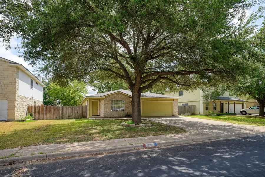 211 Bryant Dr, Bastrop, TX 78602 - Image #2