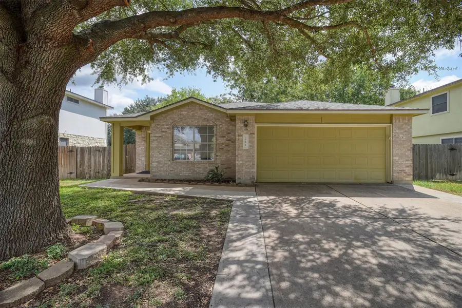 211 Bryant Dr, Bastrop, TX 78602 - Image #3
