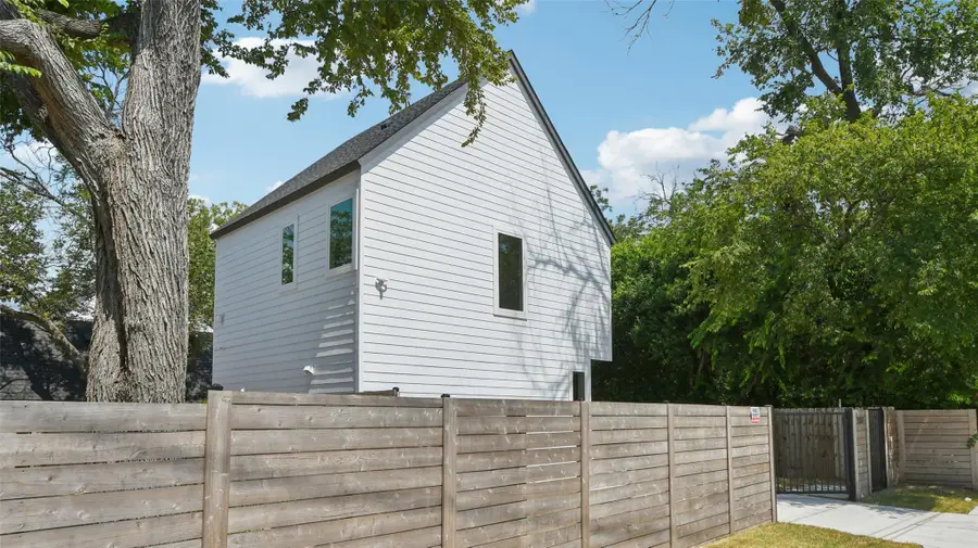9104 Georgian Dr, Austin, TX 78753 - Image #2