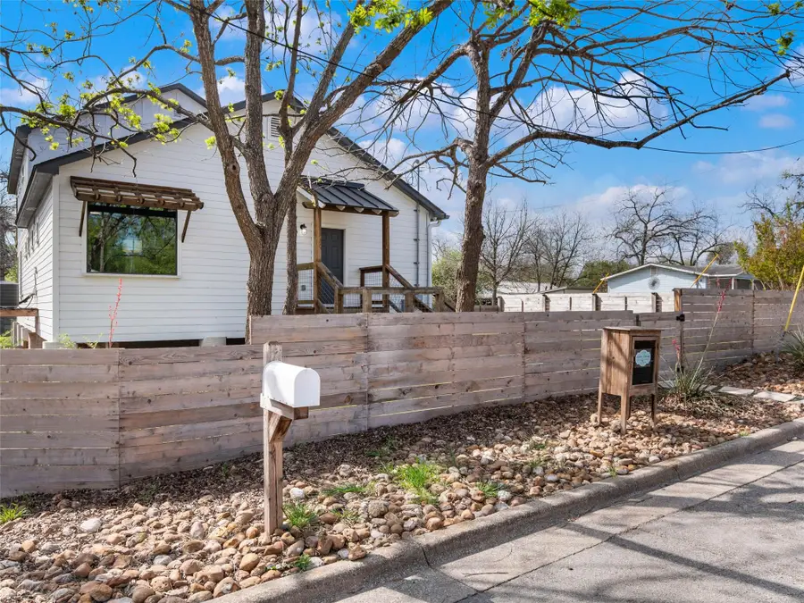 502 E Basel St, New Braunfels, TX 78130 - #3