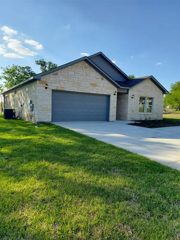 121 Spanish Oak Trl, Cameron, TX 76520