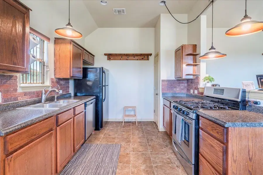 909 County Road 342, Granger, TX 76530 - Image #3