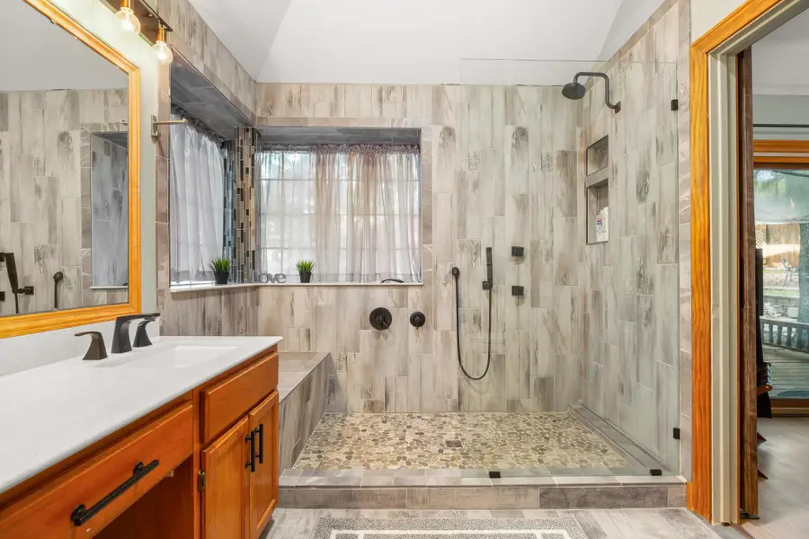 3015 Sunridge Dr, Austin, TX 78741 - Image #2