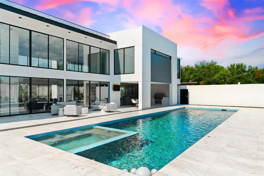 1501 Ridgecrest Dr, Austin, TX 78746 - Image #3