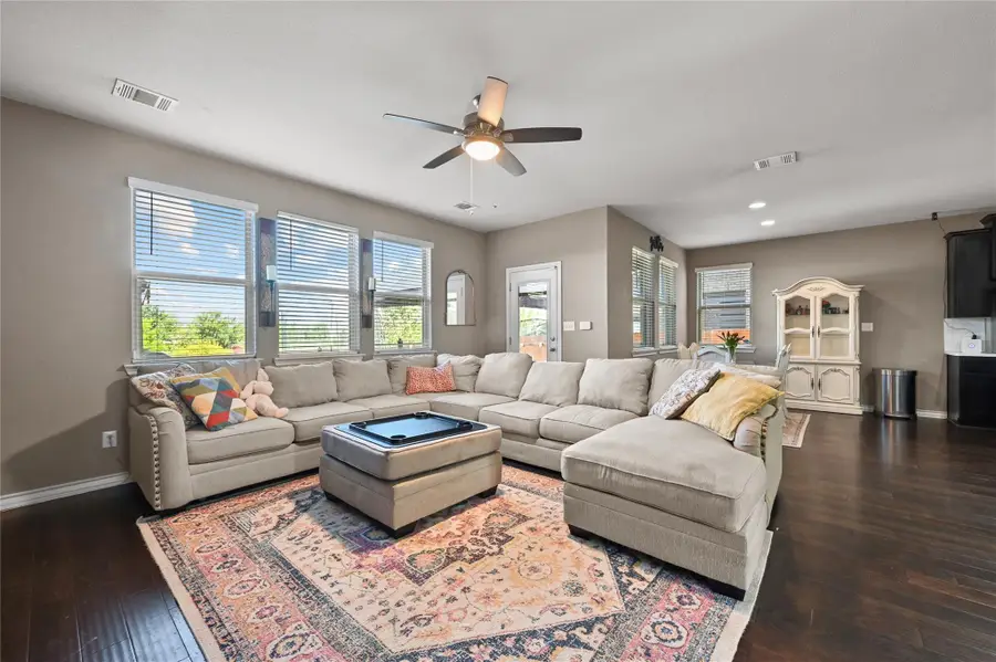 160 Thornless Cir, Buda, TX 78610 - Image #2