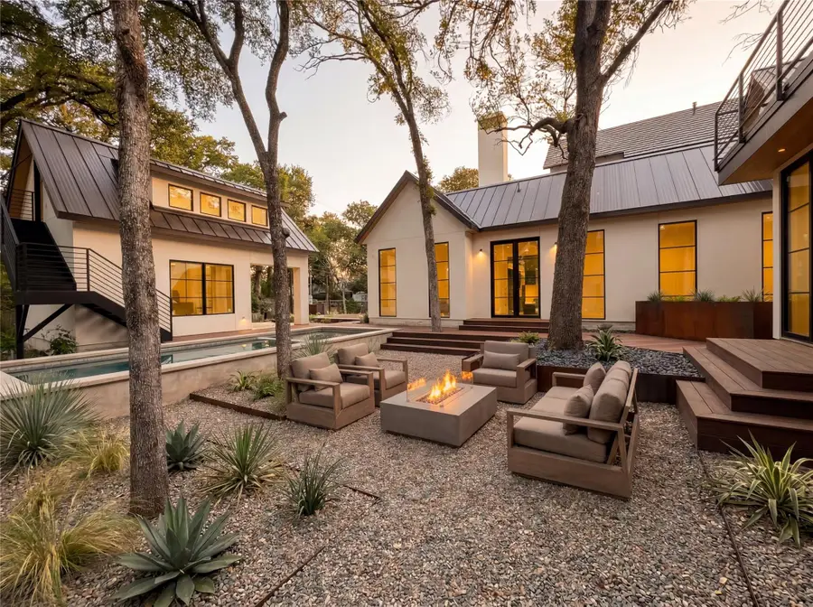 2006 Mountain View Rd, Austin, TX 78703 - #2