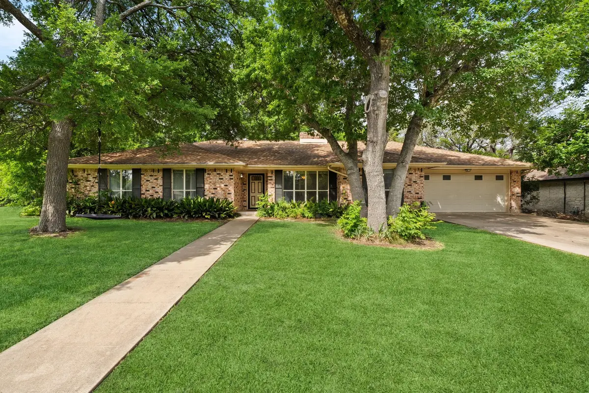 301 Tallwood Dr, Georgetown, TX 78628 - #1