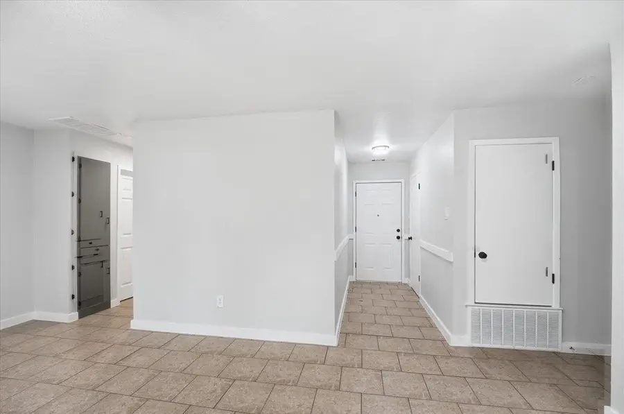 302 Shadow Bend Cv, Austin, TX 78745 - #3