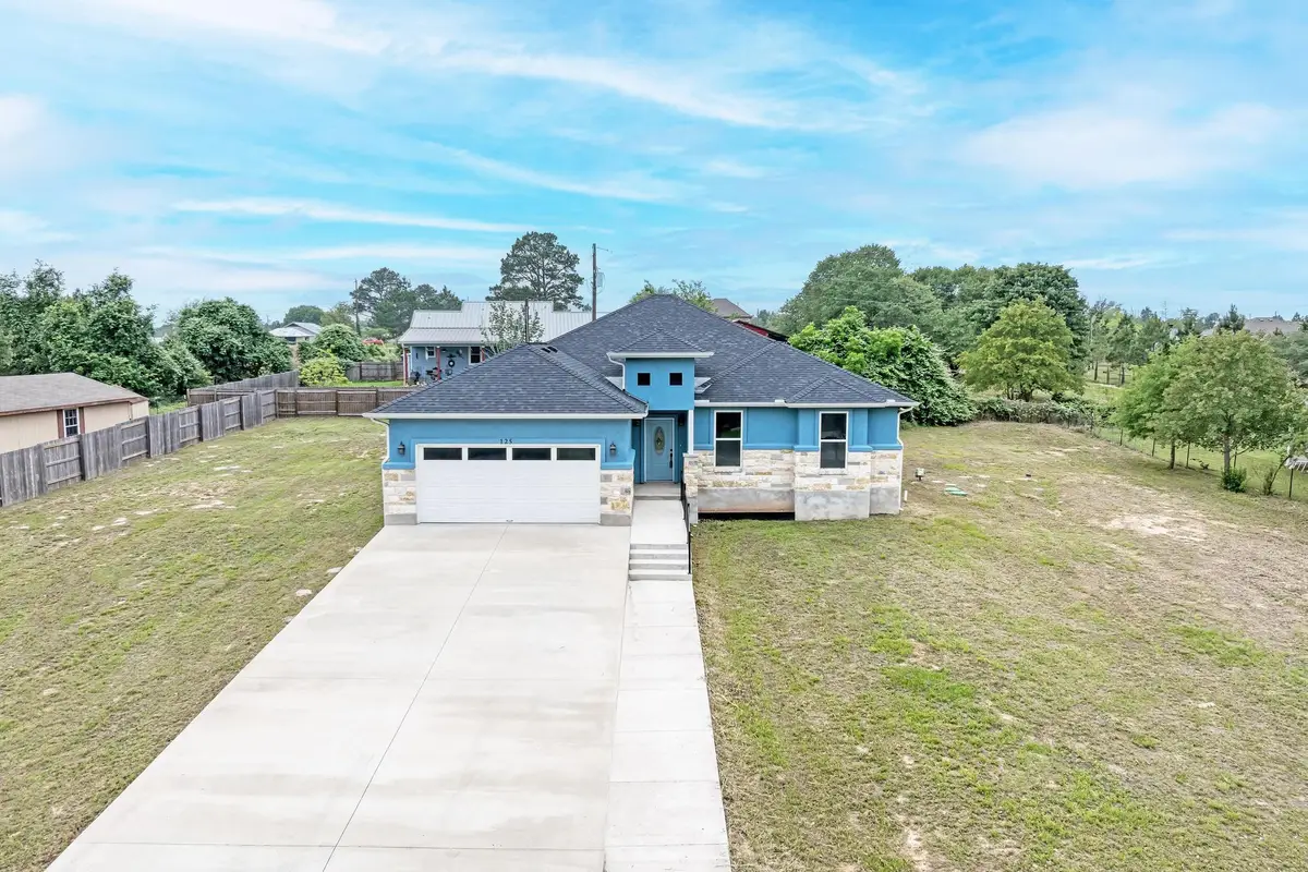 125 Comanche Dr, Paige, TX 78659 - #1