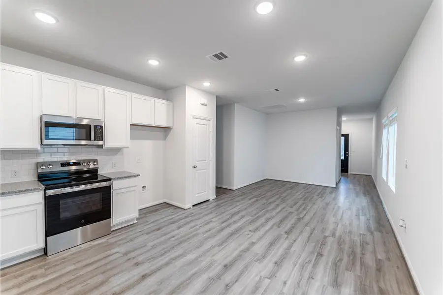 729 Barbary Coast Ln, Jarrell, TX 76537 - #2