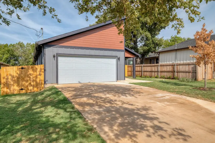 202 Washington St, Elgin, TX 78621 - Image #3