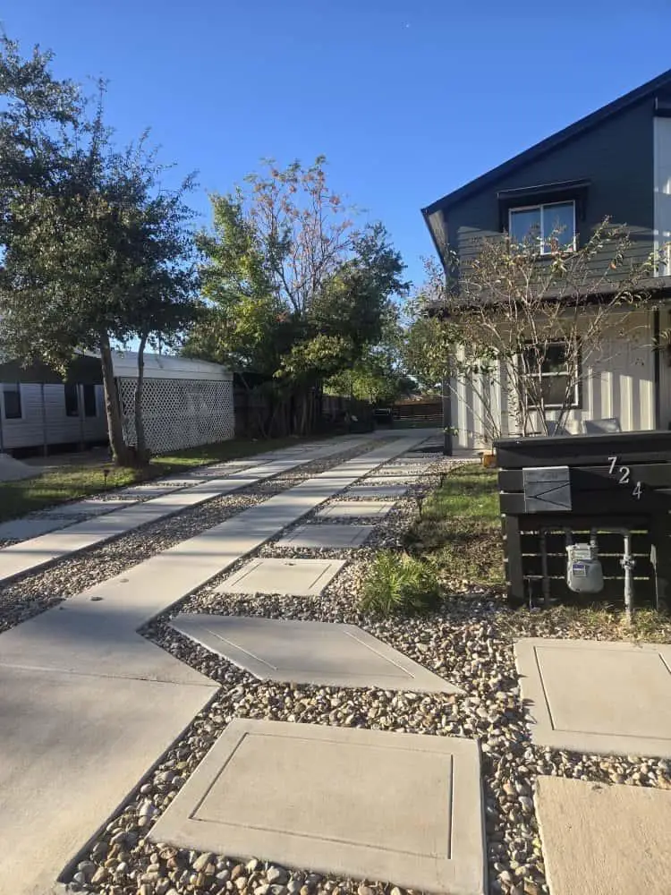 724 Ramsey Ave, Rockdale, TX 76567 - Image #1