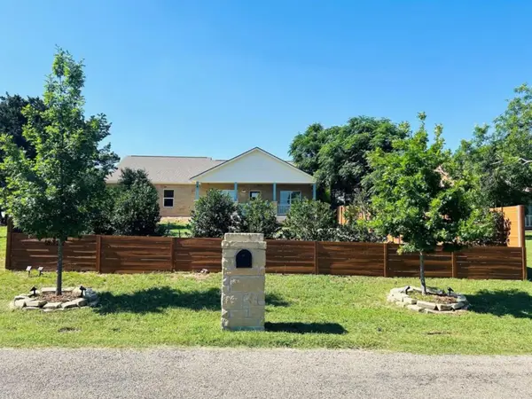 18322 Lake Oaks Dr, Jonestown, TX 78645