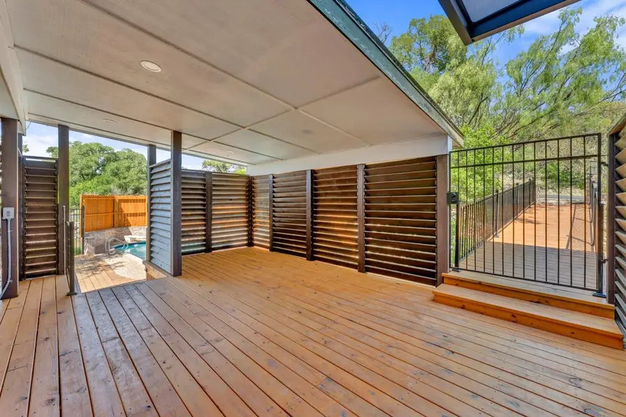 100 Semi Cir, Horseshoe Bay, TX 78657 - #2