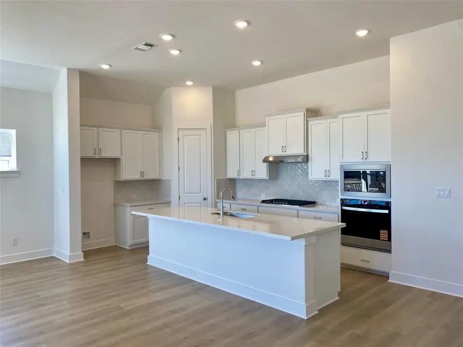 1604 Snowdrop Dr, Georgetown, TX 78628 - Image #2