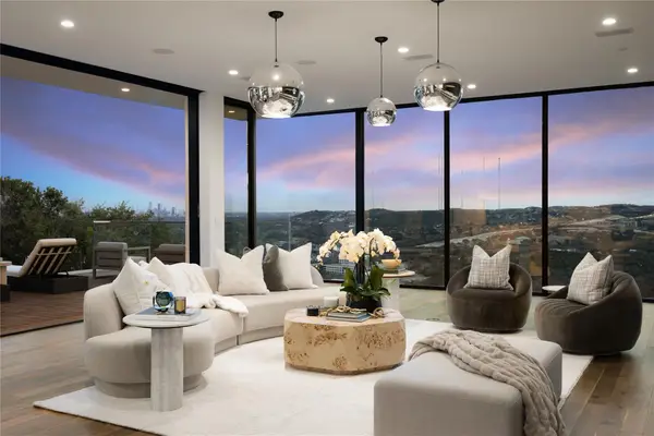 6607 W Courtyard Dr, Austin, TX 78730