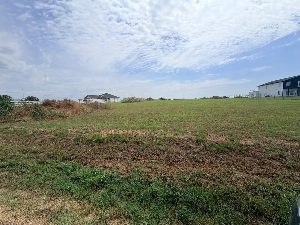 000 Balch Rd, Elgin, TX 78621 - #1