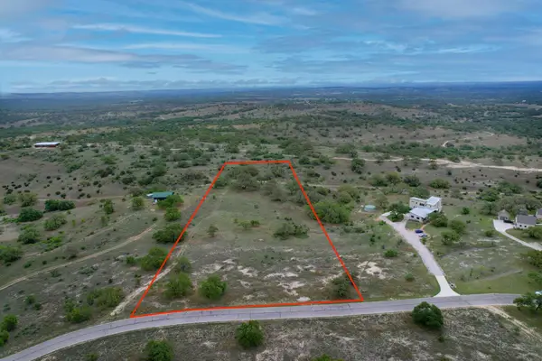 195 Cypress View Dr, Johnson City, TX 78636